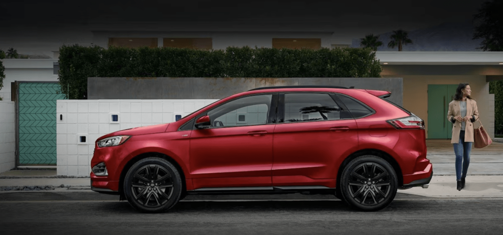 2023 Ford Edge in the city