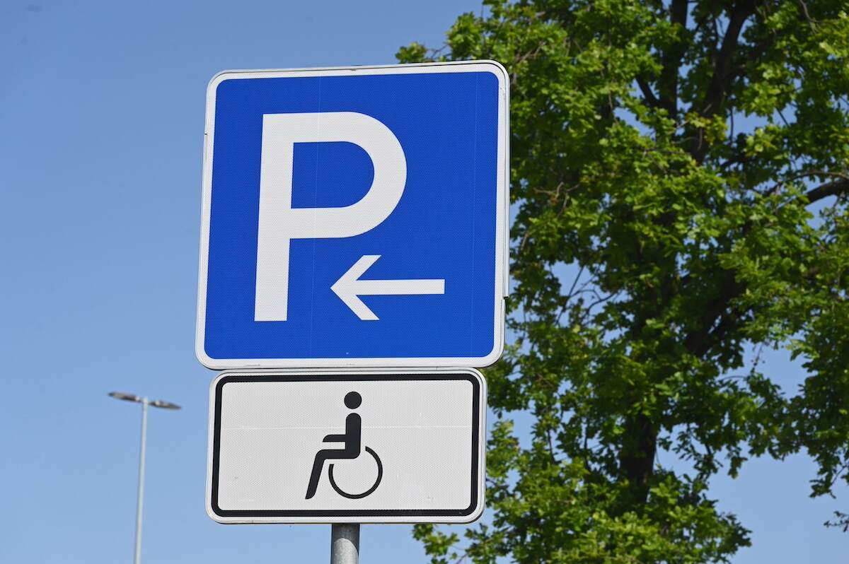 Handicapped parking sign