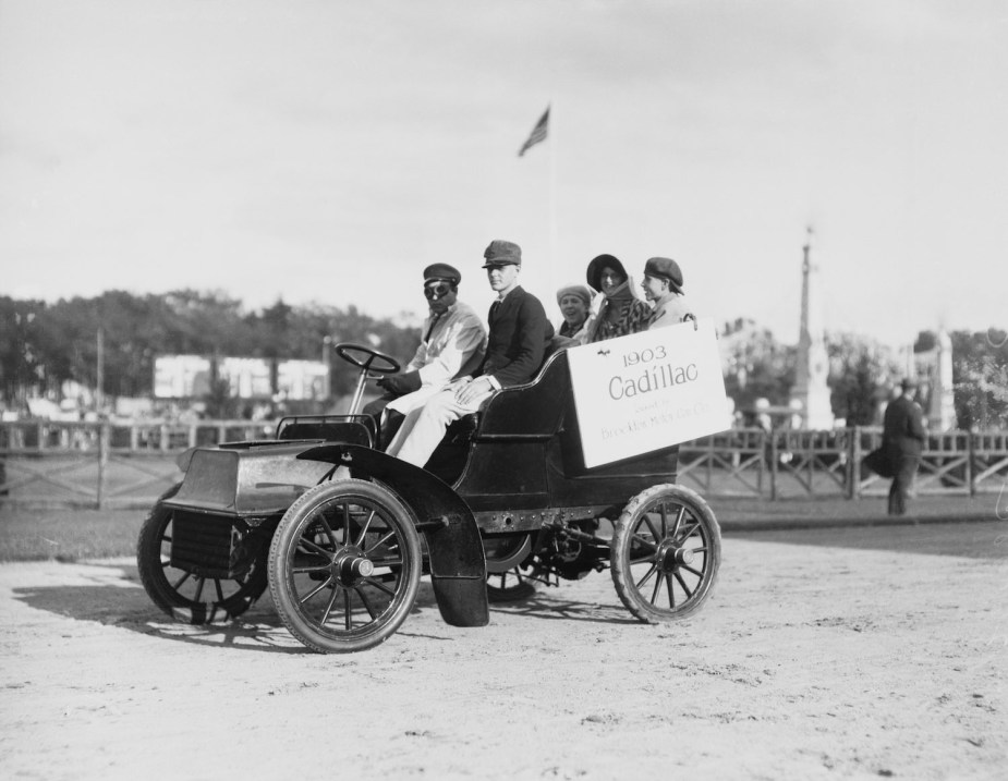 1903 Cadillac car engineered by Henry Leland with a one-cylinder engine and interchangeable parts.