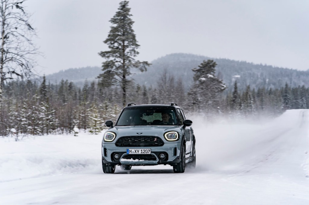 A front view of the 2012 Mini Countryman driving in the snow