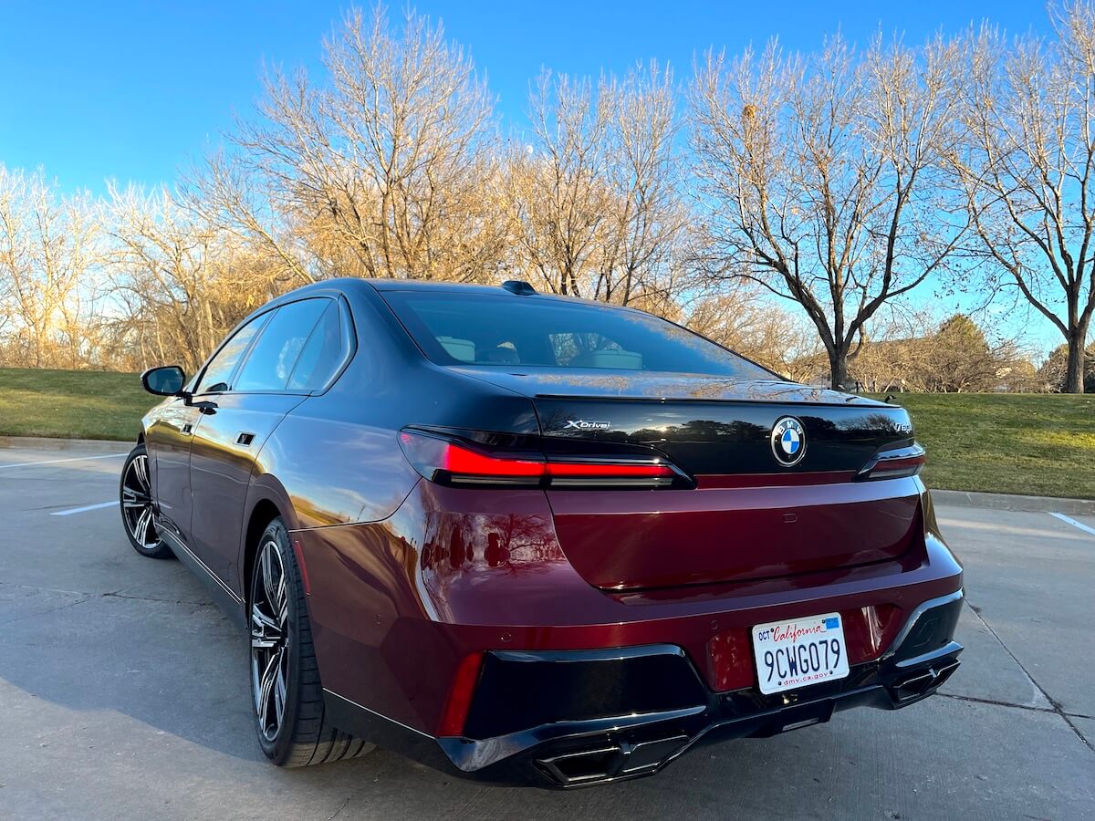 A rear corner view of the 2023 BMW 760i