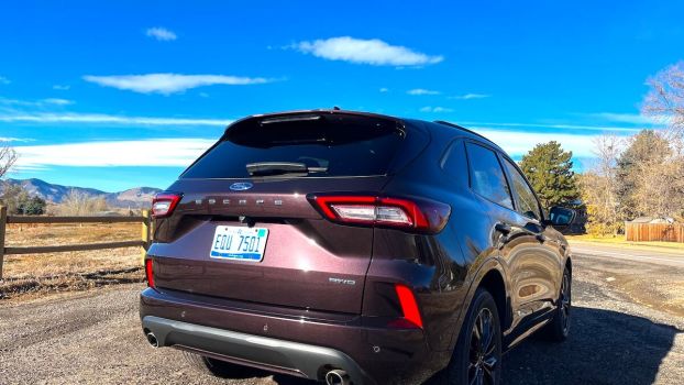 3 Pros and 2 Cons of Driving the 2023 Ford Escape ST-Line Daily