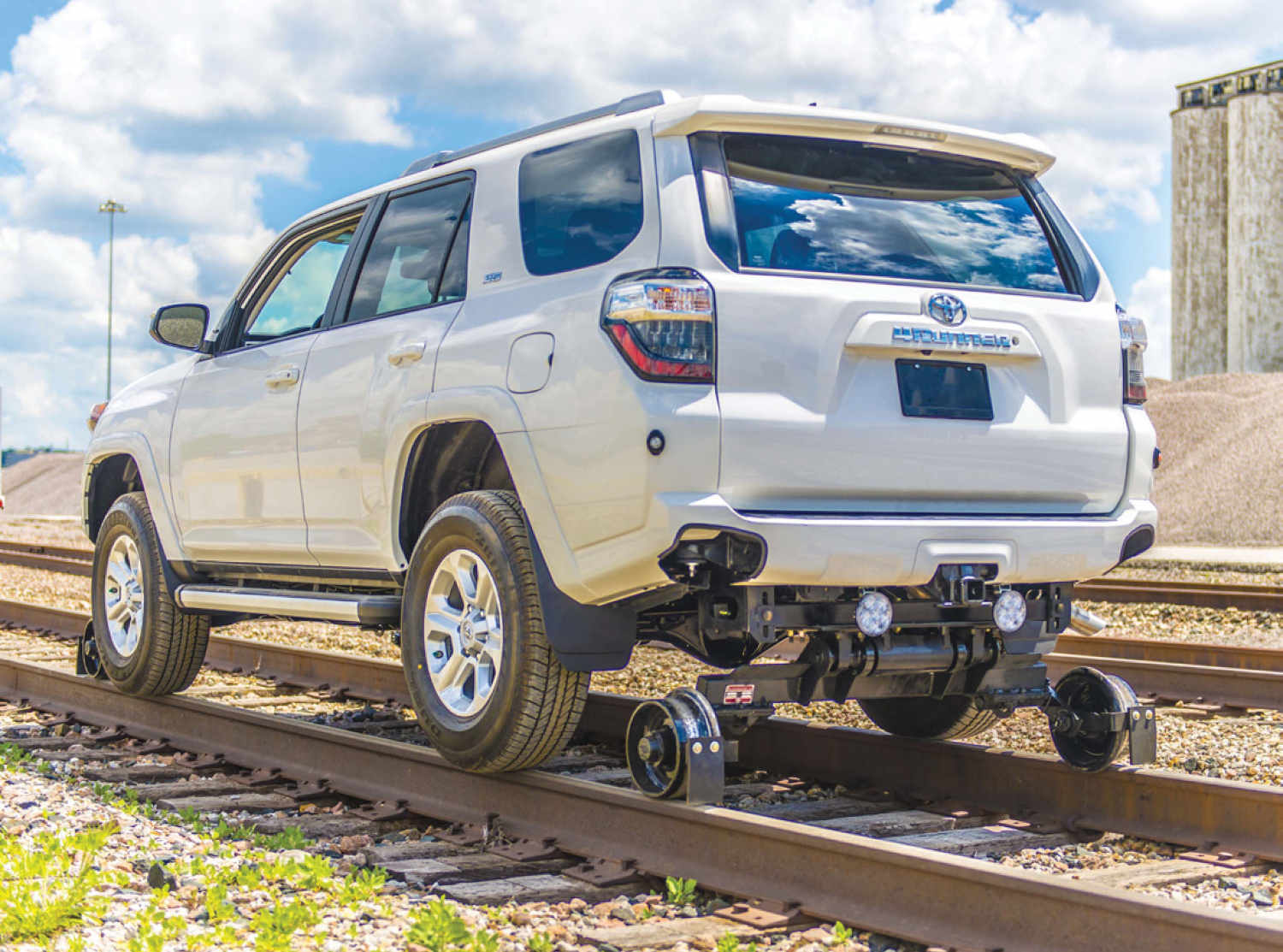 This Toyota 4Runner Hi-Rail can ride on train tracks