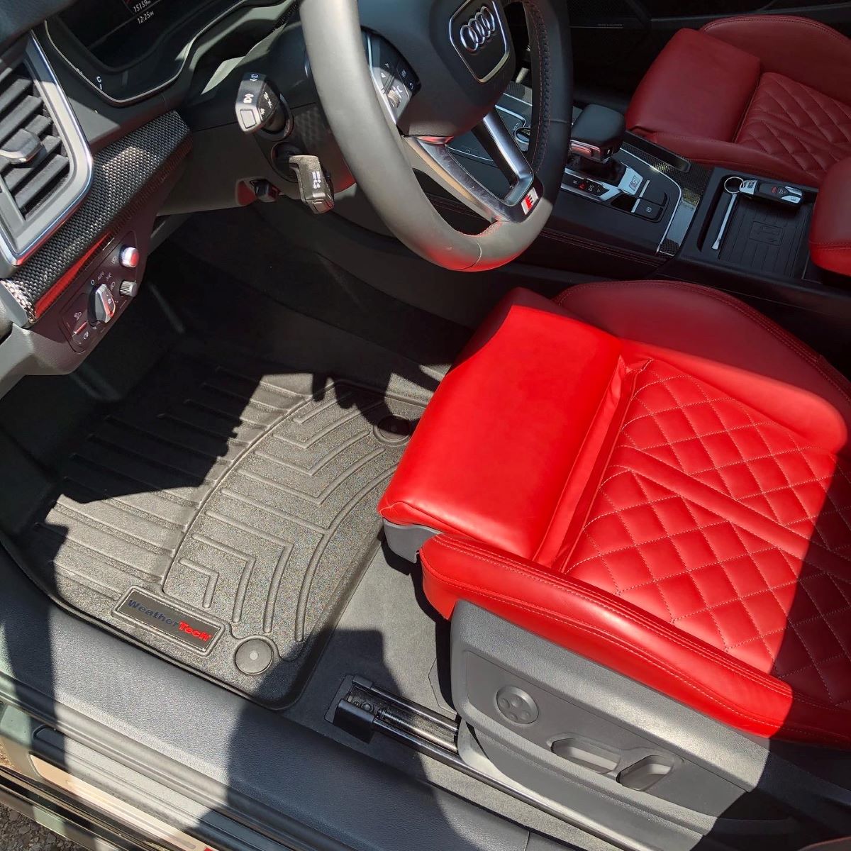 Audi SQ5 interior detailing in the beginners guide