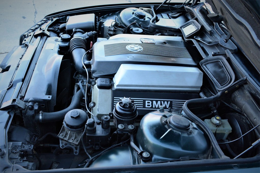 1994 BMW 730i E38 7 series Base Model 3.0-liter V8 engine