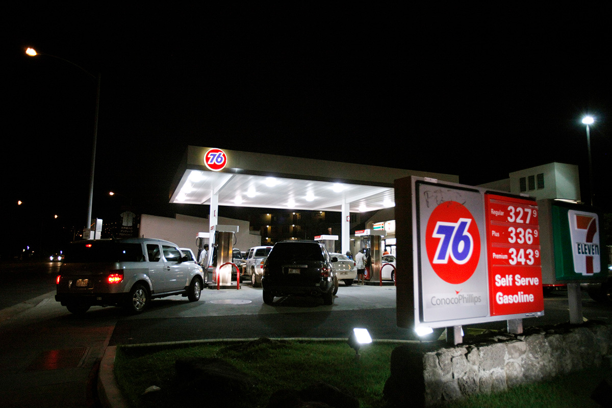 Motorists line up to get gas at a gas station along Kapahulu Avenue, February 27, 2010 in Honolulu, Hawaii. Residents are stocking up on food and emergency supplies in preparation for a potentially damaging tsunami