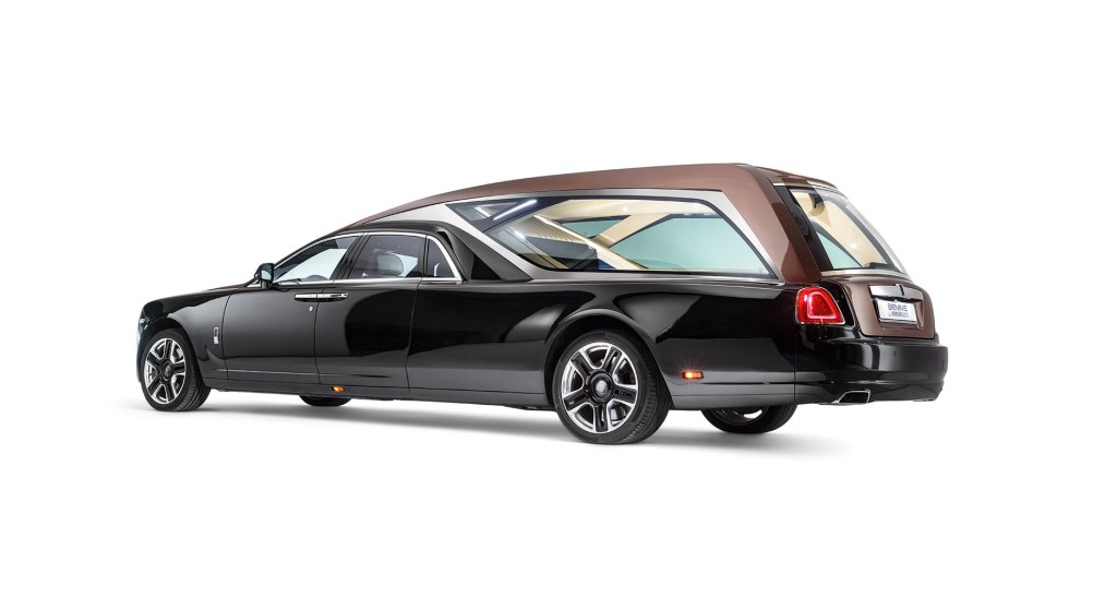 The Ghoster hearse is a Rolls-Royce Ghost that has been transformed into a hearse by Italian company Biemme.