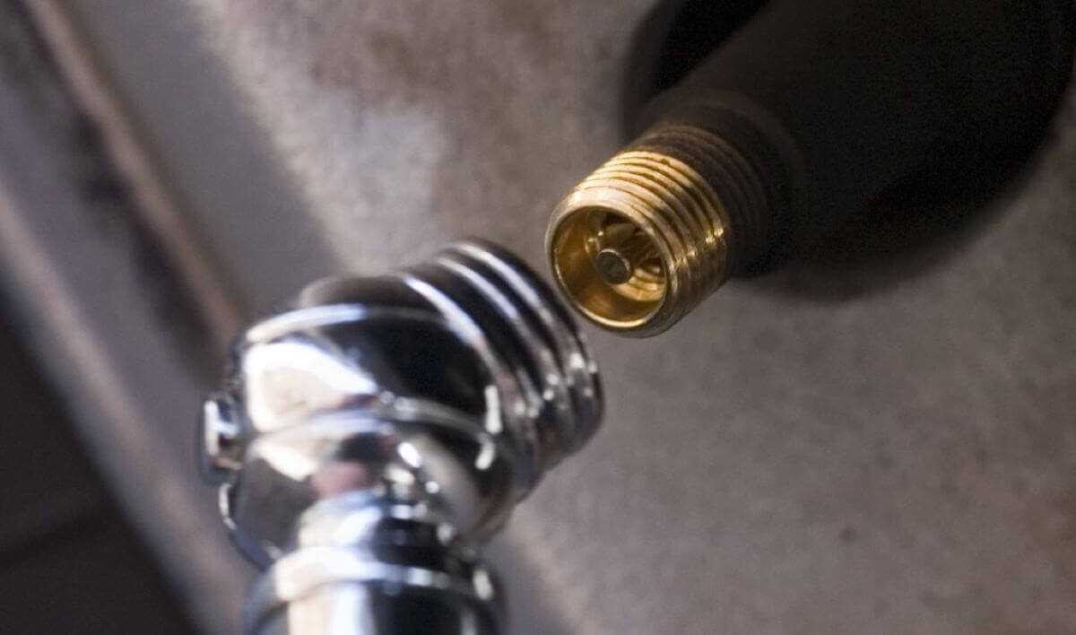 How Do You Know If You Have a Leaking Valve Stem? Can it be Replaced?