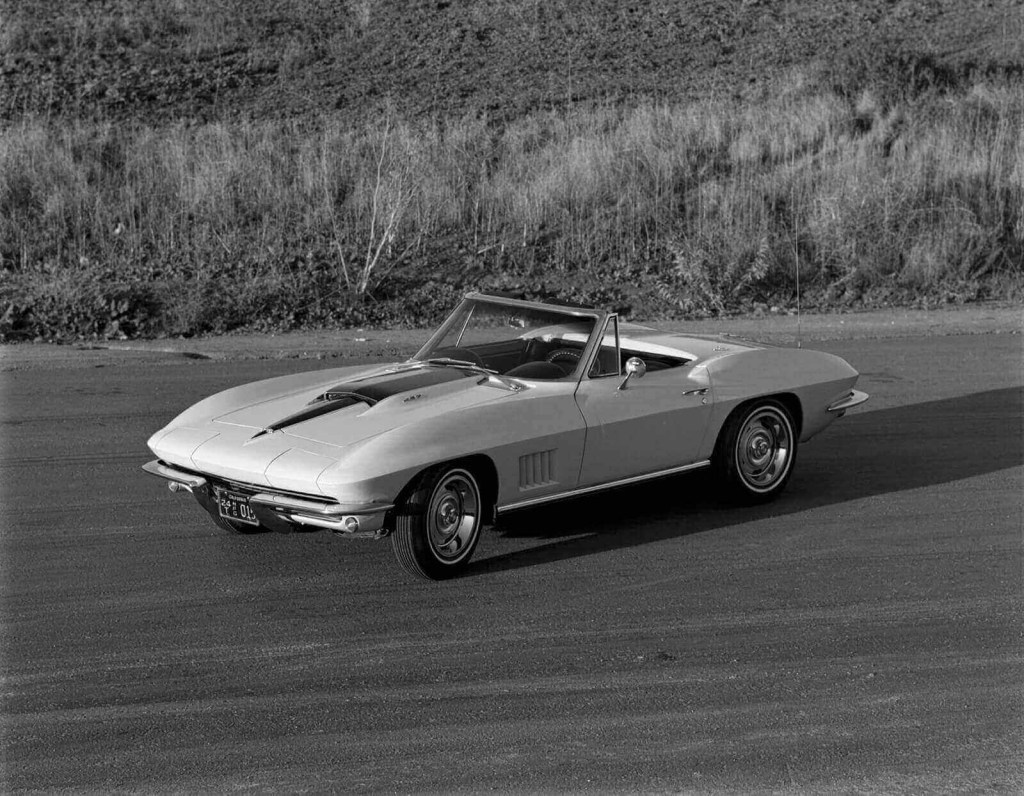 A 1967 Chevrolet Corvette, like the one belonging to Joe Biden, sits with its top down.
