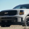 The front of the 2024 Kia Telluride in gray. The Telluride vs. Palisade debate is a hefty one.