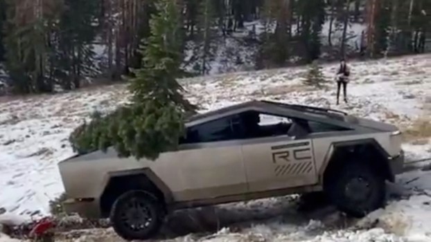 Naughty or Nice? Super Duty Saves Tesla Cybertruck Struggling to Get Xmas Tree Out of the Woods