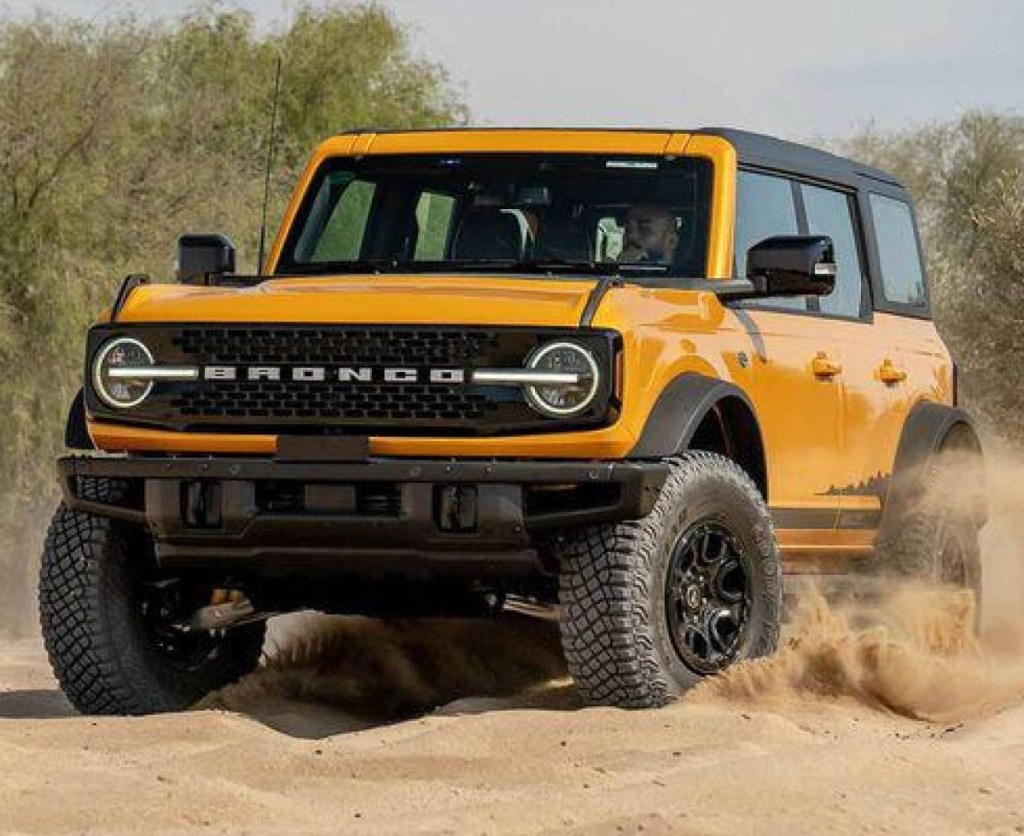 The 2023 Ford Bronco kicking up sand