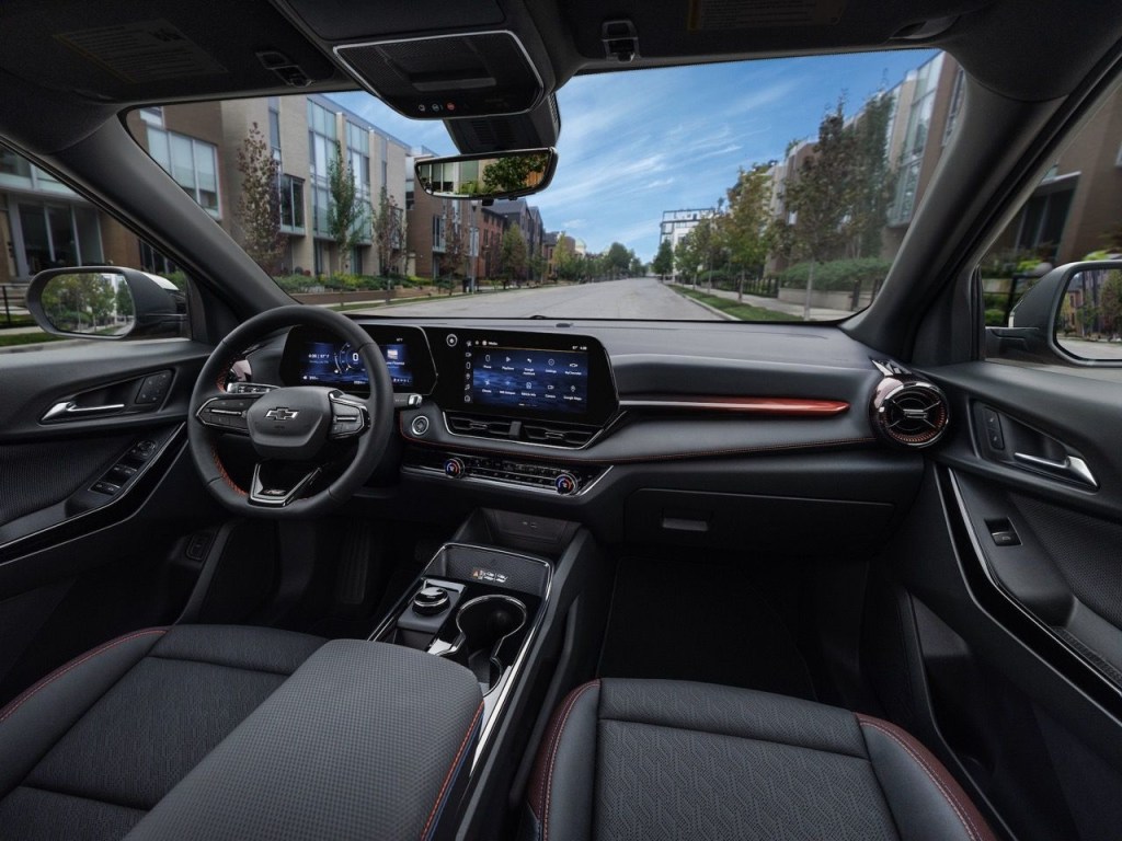 2025 Chevy Equinox interior and dash