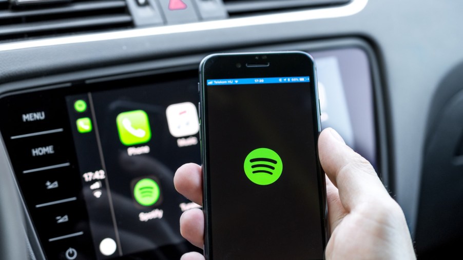 Pairing a phone with the wireless apple carplay in a honda accord