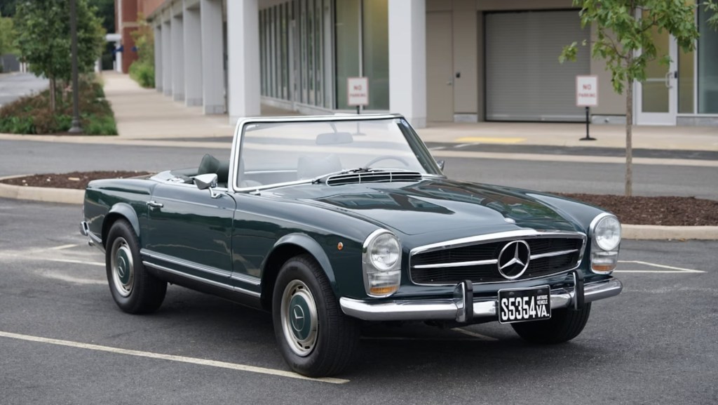A 1969 Mercedes 280SL parked in the city 