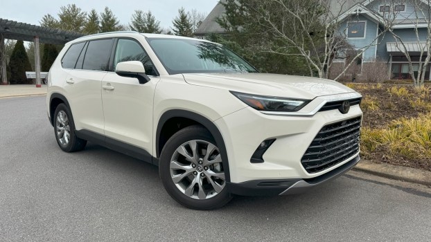 3 Pros and 3 Cons With the 2024 Toyota Grand Highlander Hybrid