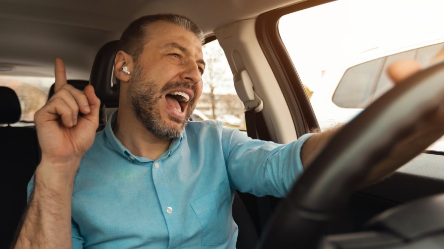 Driving with headphones is a form of distracted driving