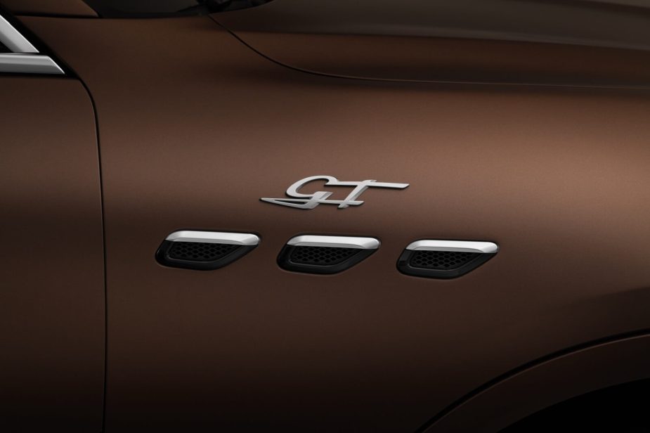 A Maserati Grecale flashes its GT badge.