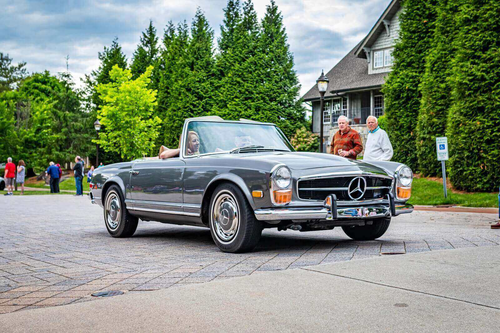 A 1969 Mercedes-Benz 280SL at a show. 