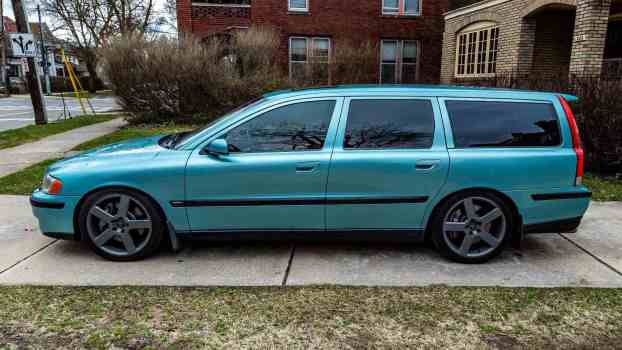 This Stick Shift Volvo V70 R in Flash Green is the Wagon You’ve Been Waiting For