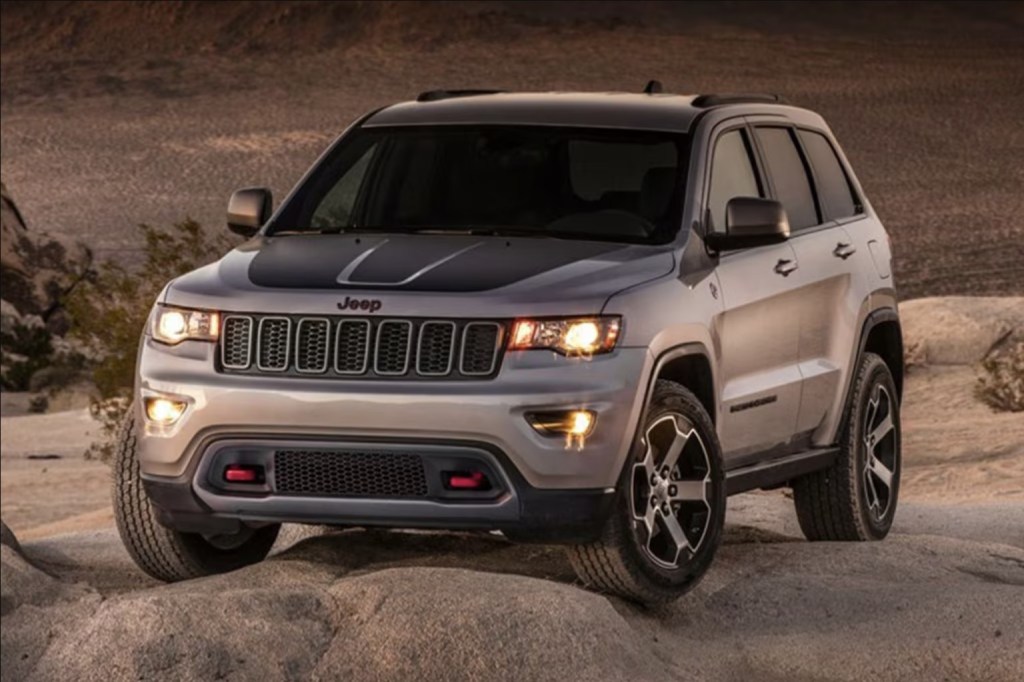 The 2021 Jeep Grand Cherokee off-roading
