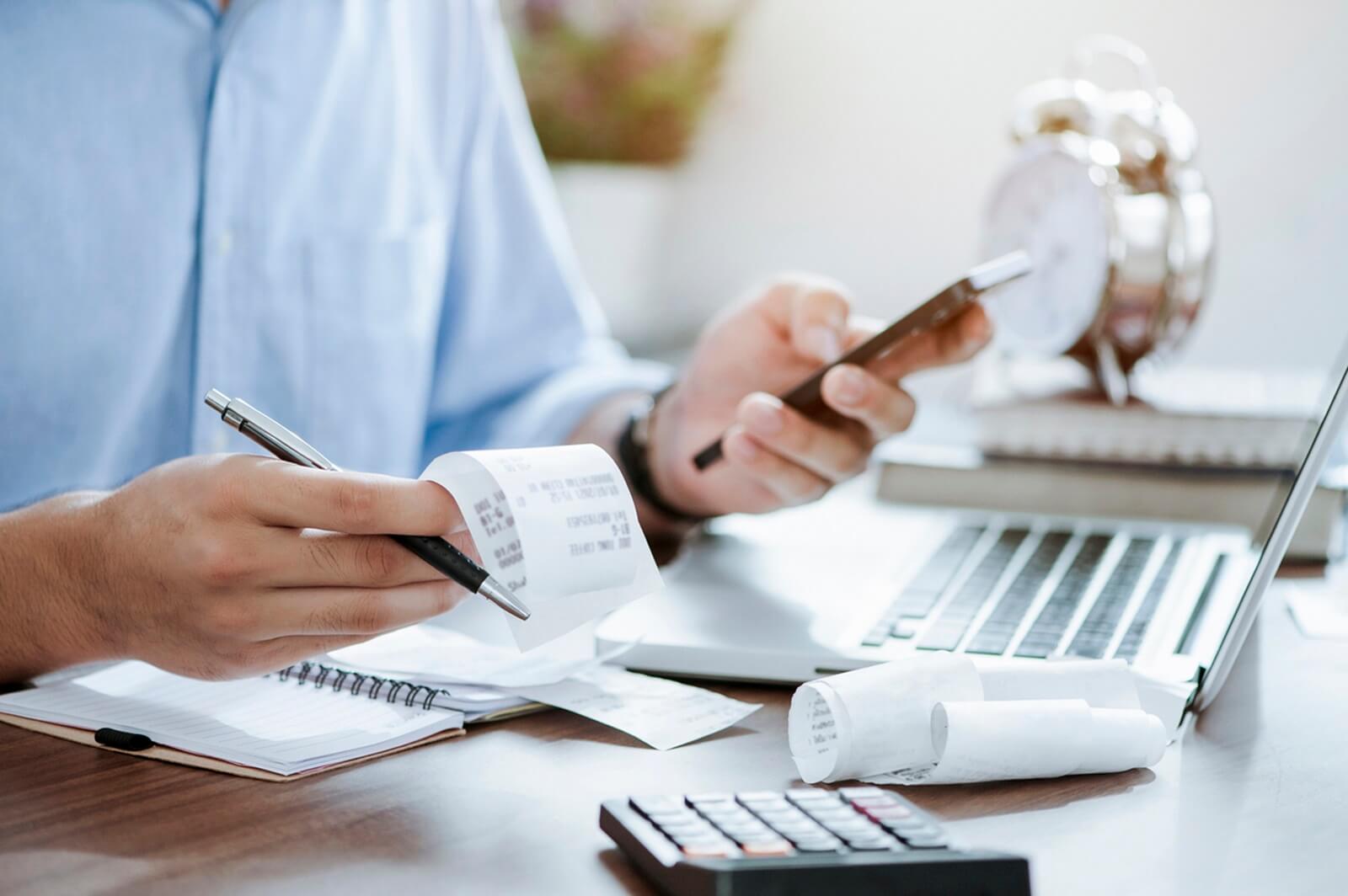 A taxpayer does their taxes to qualify for a tax return.