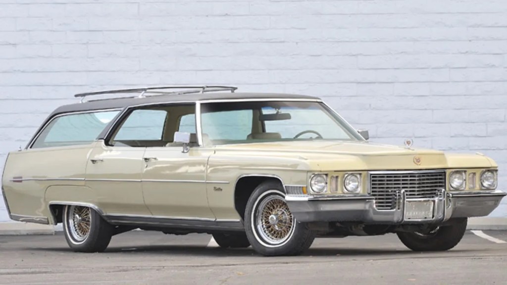 Custom 1972 Cadillac de Ville station wagon