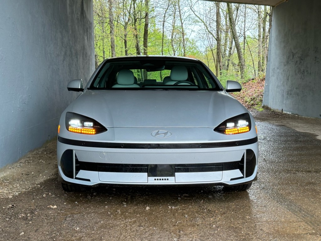 The face of the 2024 Hyundai Ioniq 6