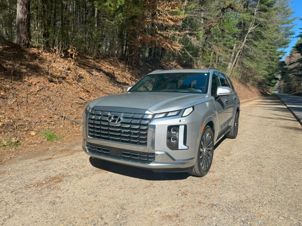 The 2024 Hyundai Palisade in the dirt