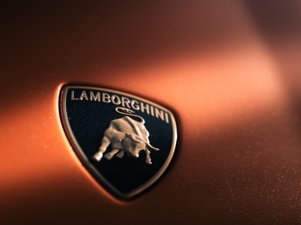 A Lamborghini logo from the brand's 1998 to 2024 period. 