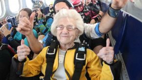 Dorothy Hoffner sets record as the world's oldest skydiver.