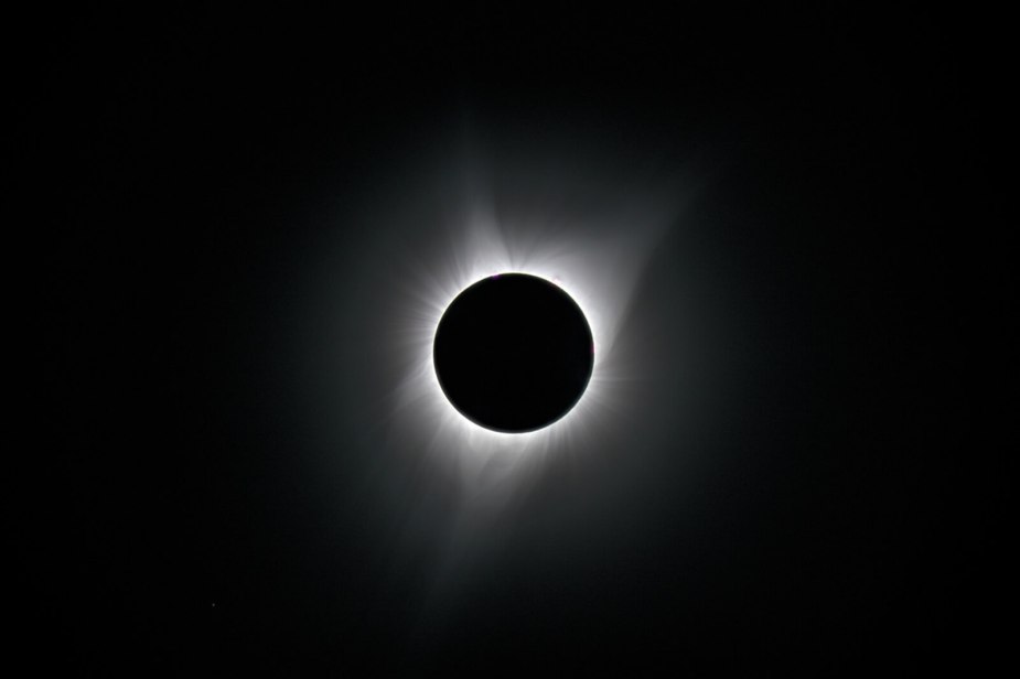 A total solar eclipse rendering.
