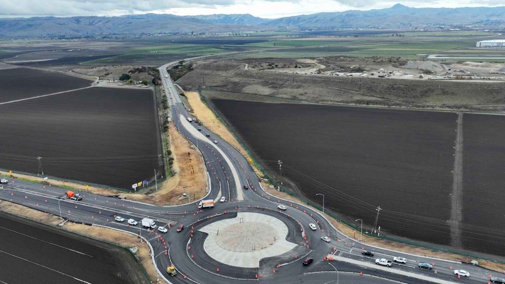 A long aerial shot of the turbo roundabout installed in February 2024 in San Benito County, California