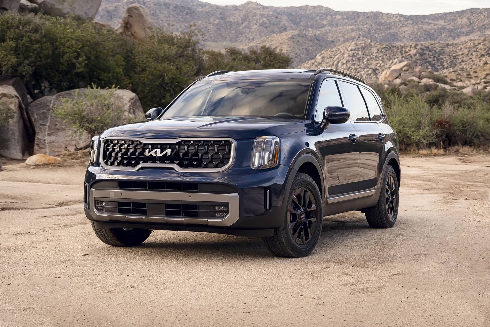 The 2024 Kia Telluride off-roading 