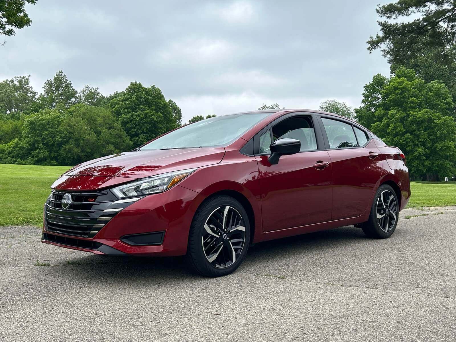 A 2024 Nissan Versa SR shows off its front and side styling.