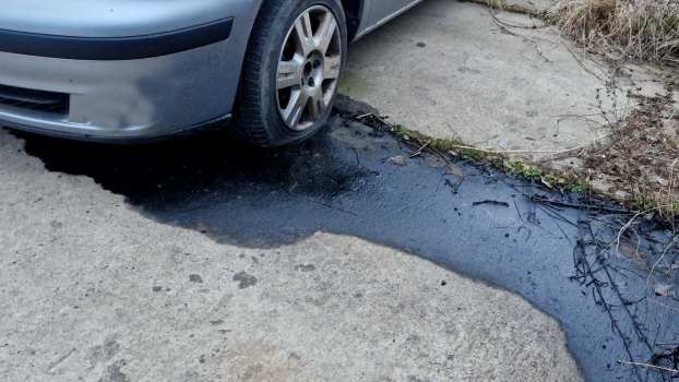 Car oil leaks are common but car maintenance and oil changes can help