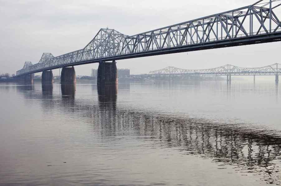George Rogers Clark Memorial Bridge in Louisville, KY