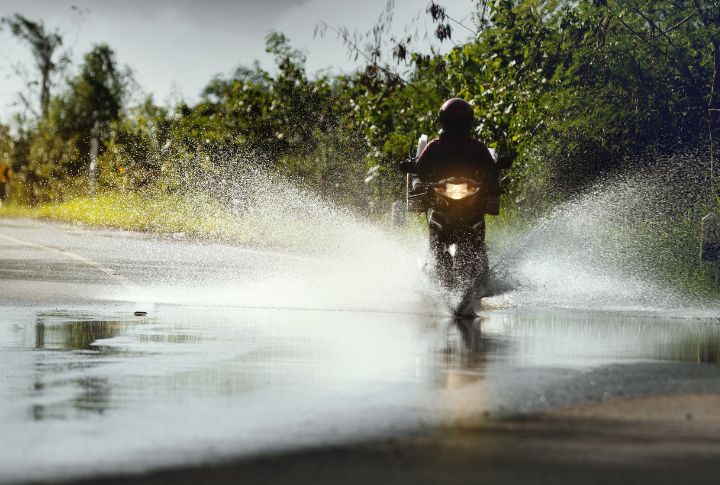 15 Mistakes People Make While Riding A Motorcycle - MotorBiscuit