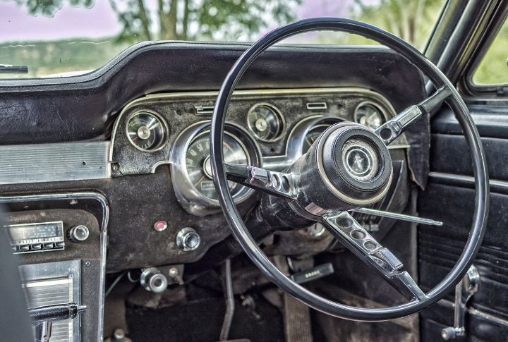 14 Reasons Why America Chose Right-Hand Driving - MotorBiscuit