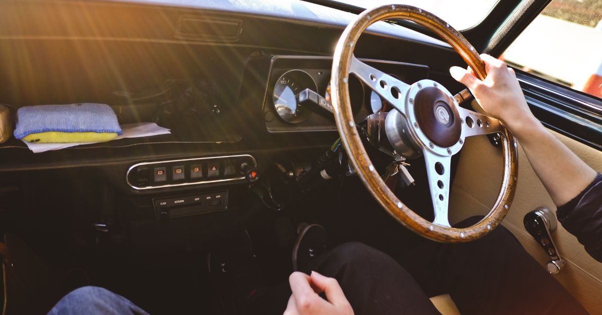 14 Reasons Why America Chose Right-Hand Driving - MotorBiscuit