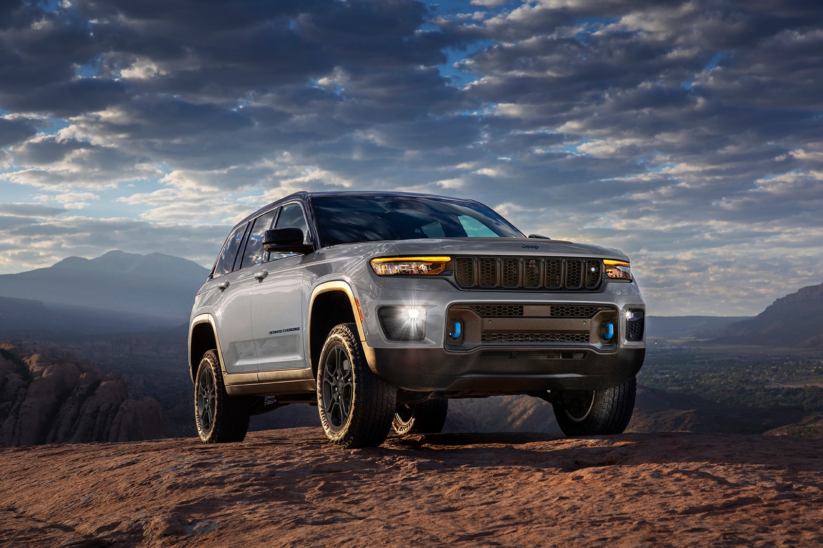 The 2024 Jeep Grand Cherokee 4xe off-roading