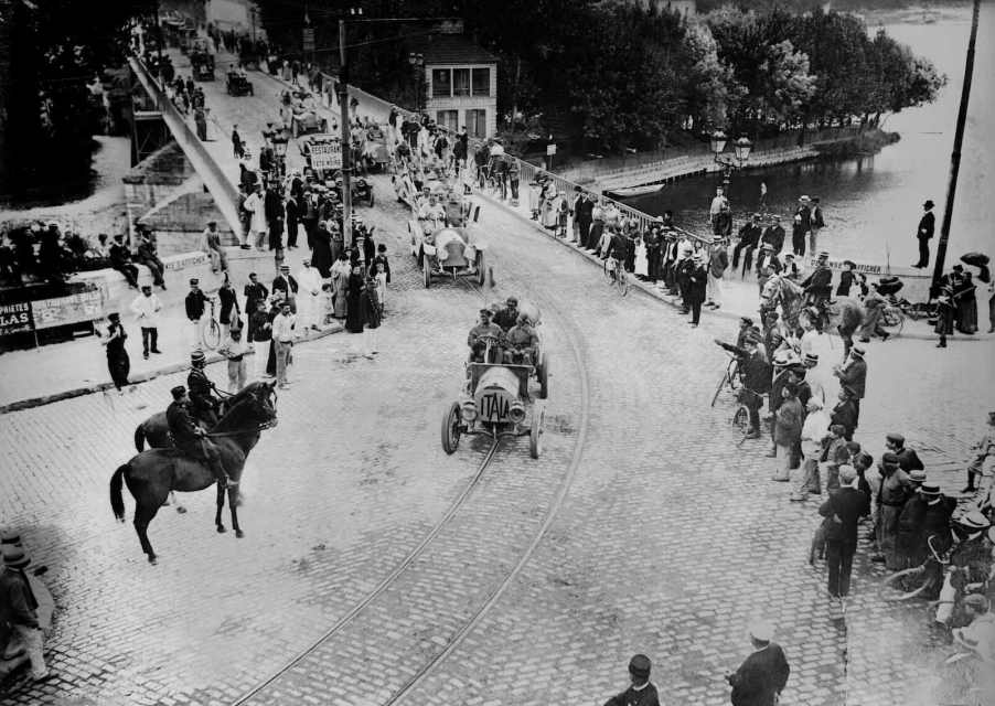 The Peking to Paris rally lands in Paris in 1907.