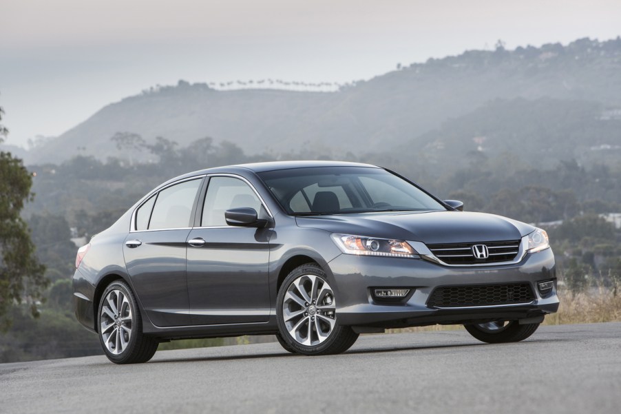 2013 Honda Accord parked in right front angle view