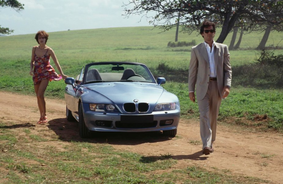 James Bond walks away from a BMW Z3 convertible in Puerto Rico