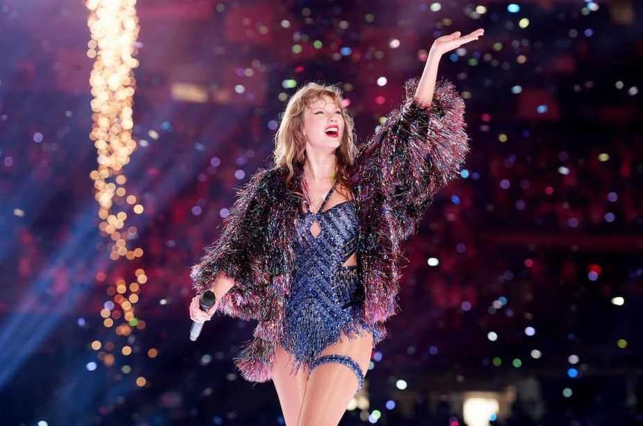 Taylor Swift on stage