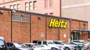 The front of a Hertz rental franchise