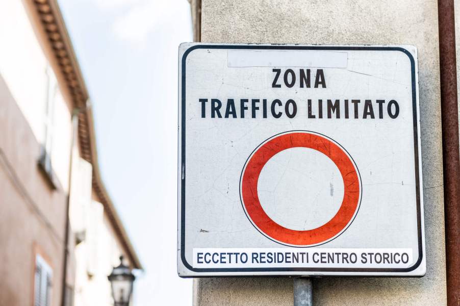 A ZTL traffic restriction sign in Italy