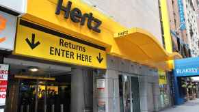 A storefront of a Hertz rental site