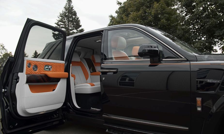 The interior of a Rolls Royce Cullinan SUV