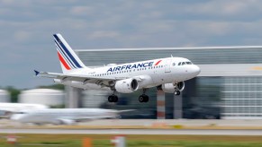 White Air France plane lands at a Houston airport before French Scientist denied entry to the US